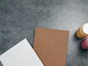 蜜桃视频教你如何挑（tiāo）選值得信賴的（de）真石漆（qī）廠家！